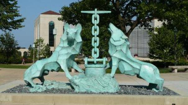 Los Lobos de Loyola statue: Wolf and Kettle Day: Loyola University Chicago