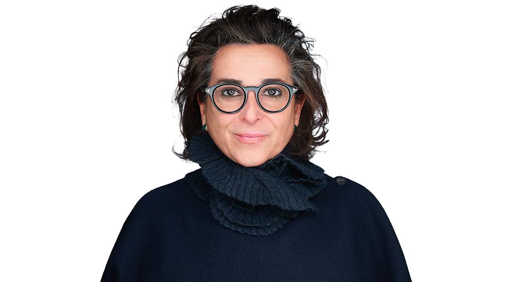 Eve Geroulis on a white background